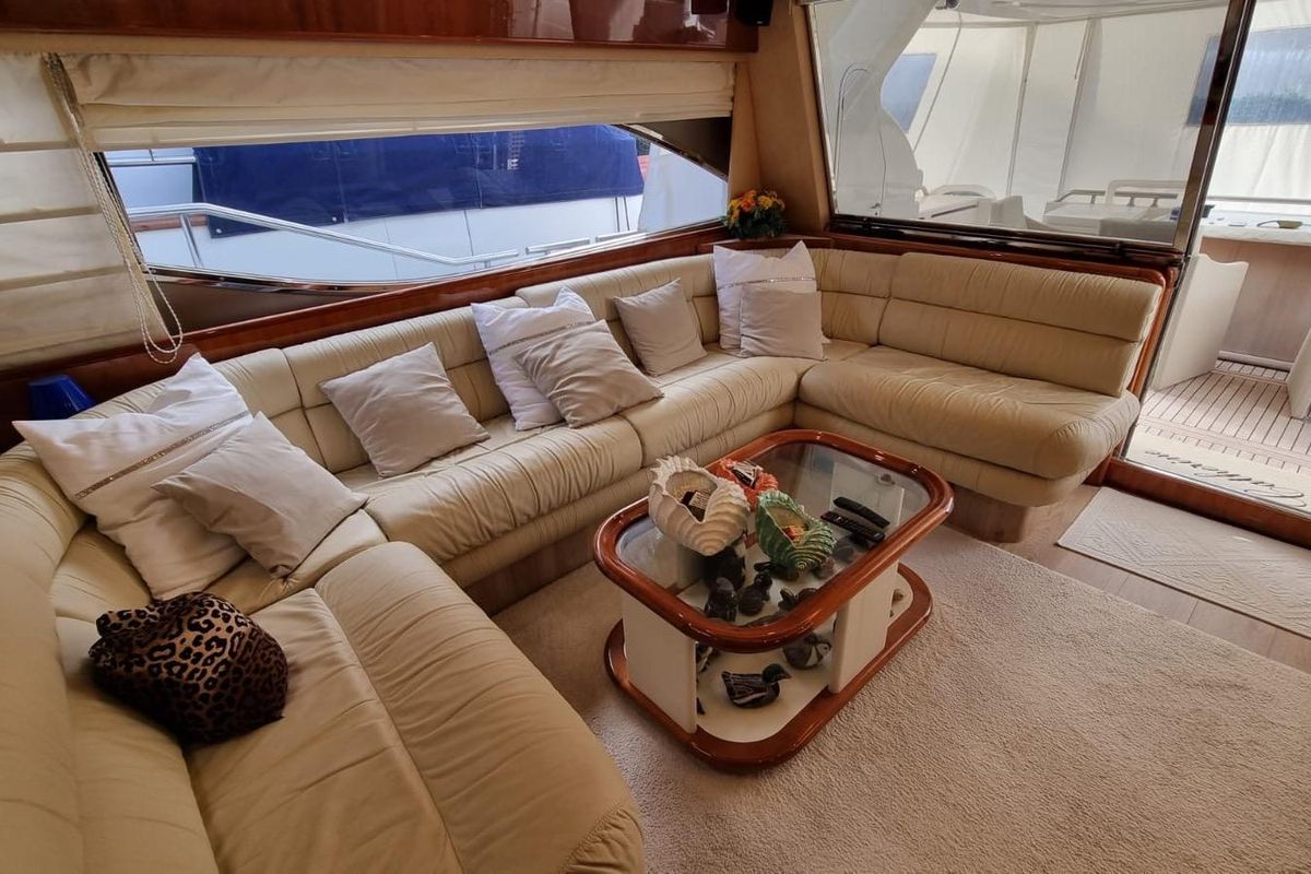 2002 Ferretti Yachts 69 