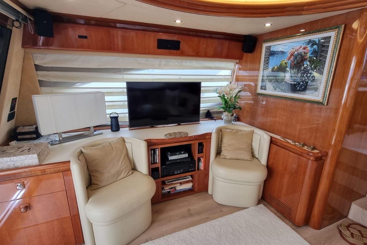 2002 Ferretti Yachts 69 