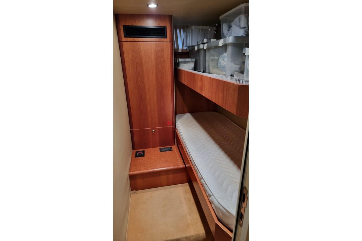 2002 Ferretti Yachts 69 