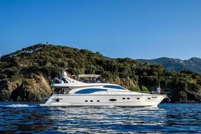2002 Ferretti Yachts 680