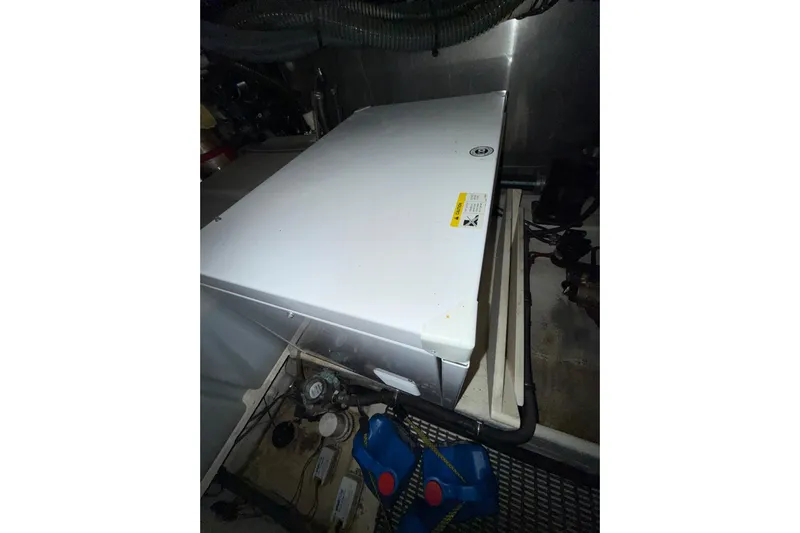 Easy Roller Yacht Photos Pics Engine compartment of 2009 Regal Commodore 3760 IO boat.