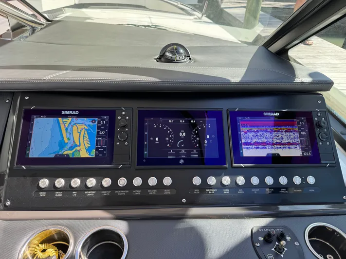 Inception Yacht Photos Pics Dashboard of 2023 Monterey 385 SS with Simrad displays.