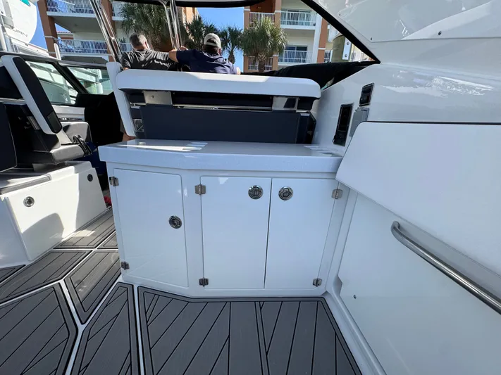 Inception Yacht Photos Pics Interior of the 2023 Monterey 385 SS yacht.