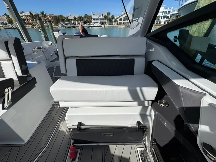 Inception Yacht Photos Pics Interior of the 2023 Monterey 385 SS boat.