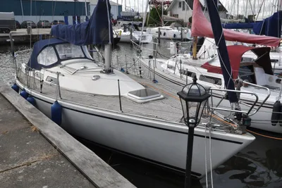 1983 Albin Nova 33