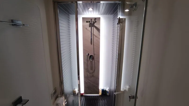 Bella Mia Yacht Photos Pics 2015 Azimut 77 S