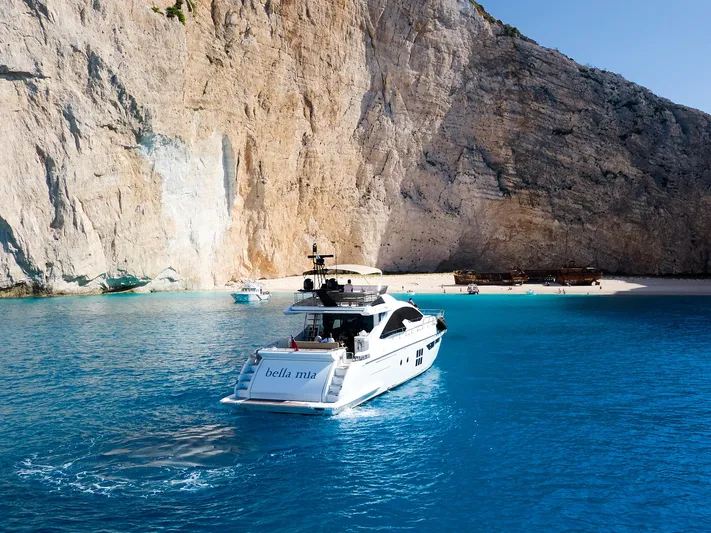 Bella Mia Yacht Photos Pics 2015 Azimut 77 S