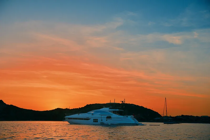 Bella Mia Yacht Photos Pics 2015 Azimut 77 S