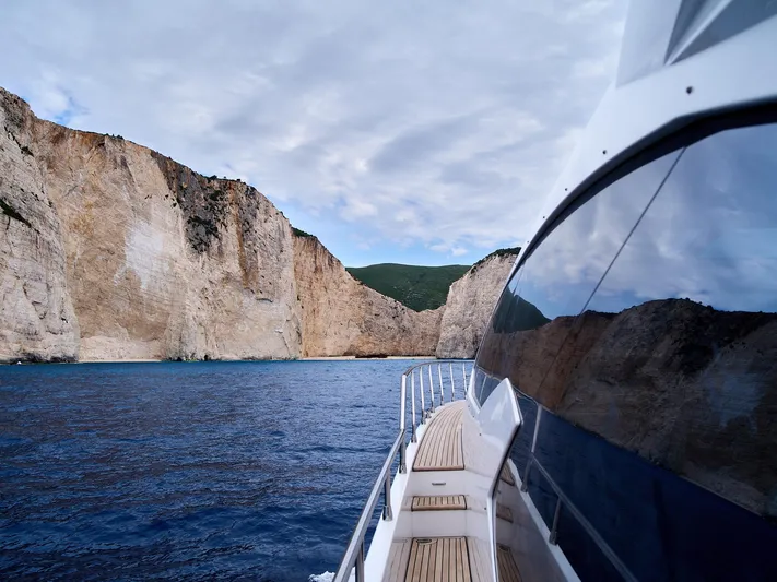 Bella Mia Yacht Photos Pics 2015 Azimut 77 S