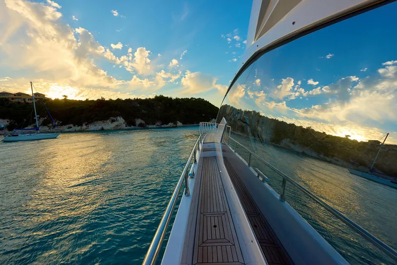 Bella Mia Yacht Photos Pics 2015 Azimut 77 S