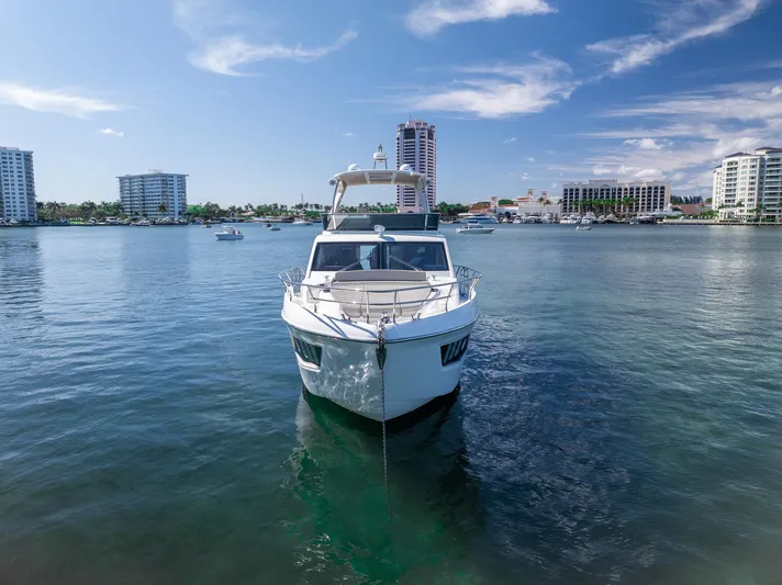 Holy Moly Yacht Photos Pics 