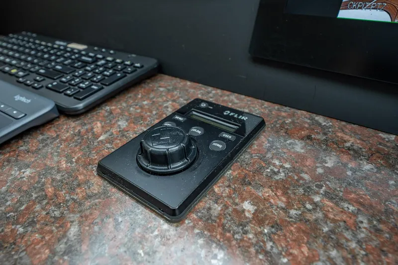 Water Ranch Yacht Photos Pics Control panel and keyboard on Lazzara 80 EB yacht, 2003 model.