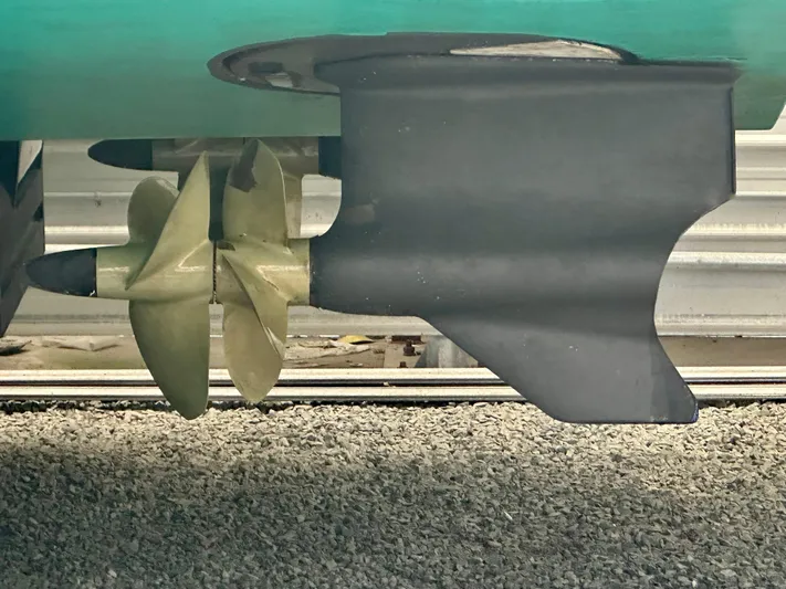 Encore Yacht Photos Pics Propeller and rudder of 2017 Sabre 42 Salon Express boat.