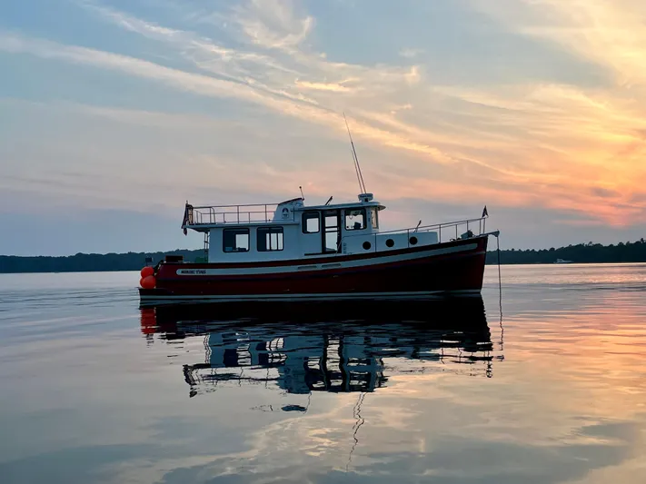 Nomad Yacht Photos Pics At Anchor