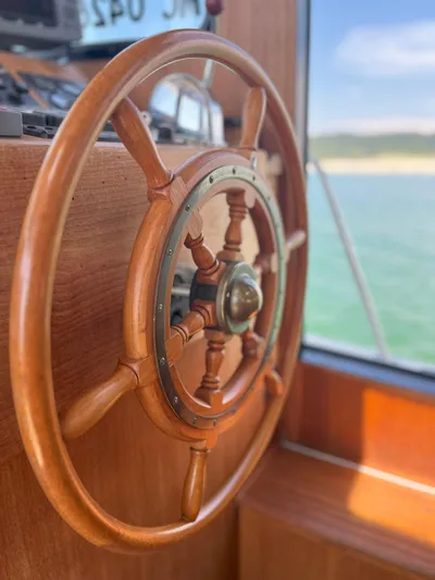 Nomad Yacht Photos Pics Helm Wheel