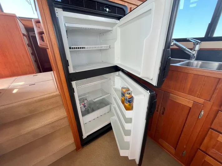 Nomad Yacht Photos Pics Fridge