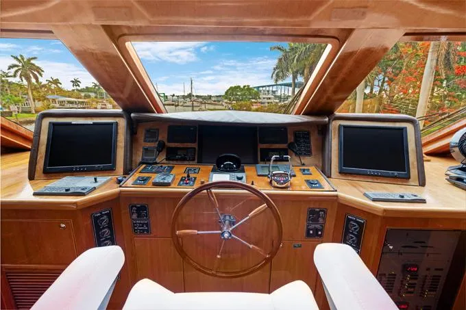 Ossum Dream Yacht Photos Pics Helm
