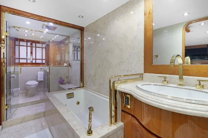 Ossum Dream Yacht Photos Pics Master His/Her Head