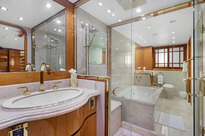 Ossum Dream Yacht Photos Pics Master His/Her Head