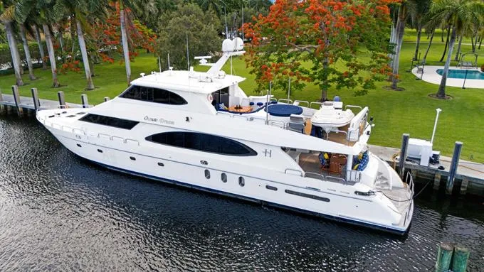 Ossum Dream Yacht Photos Pics Stern Quarter