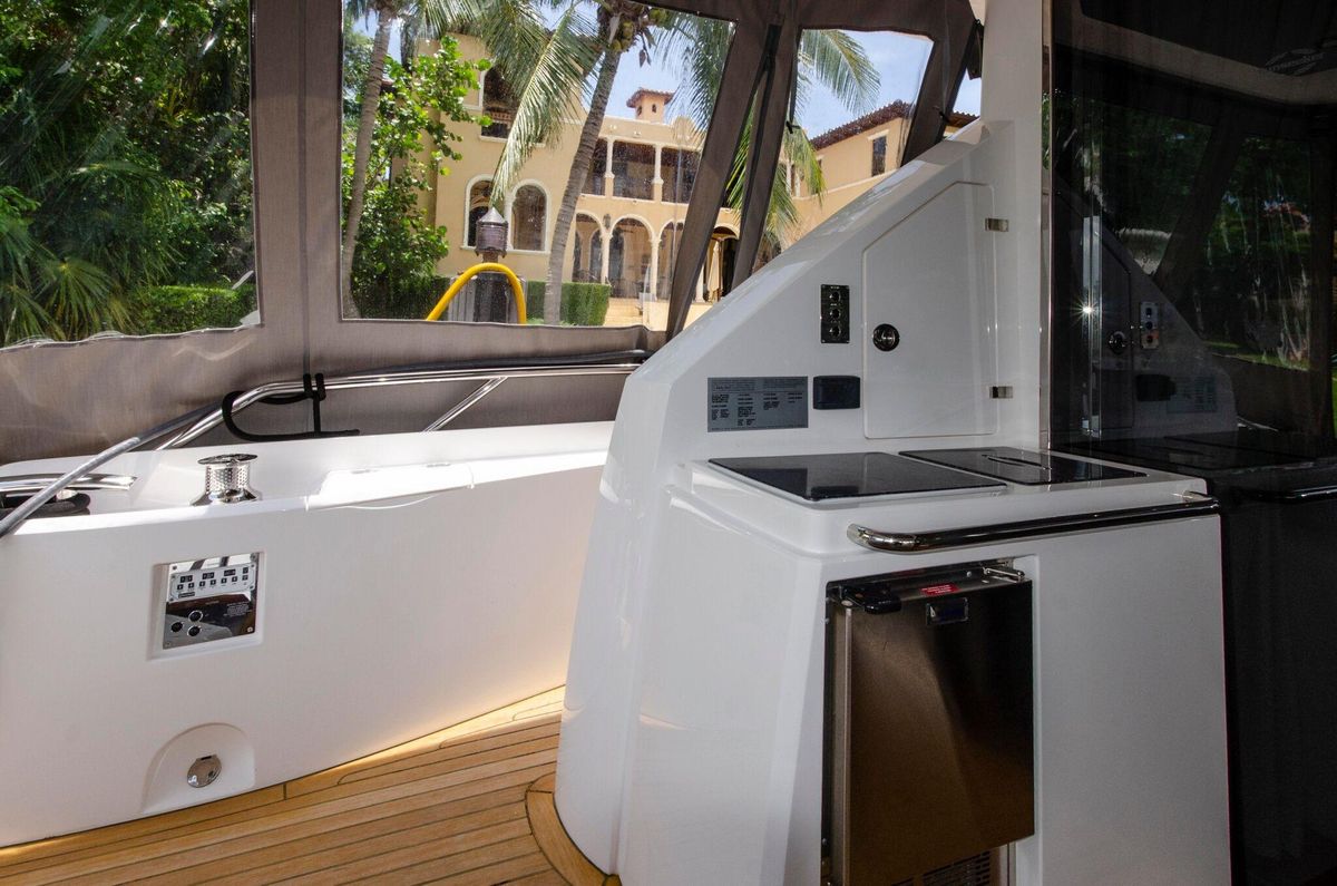 2018 Sunseeker 75 