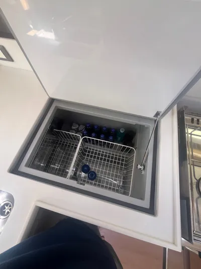 Aqua Yacht Photos Pics 