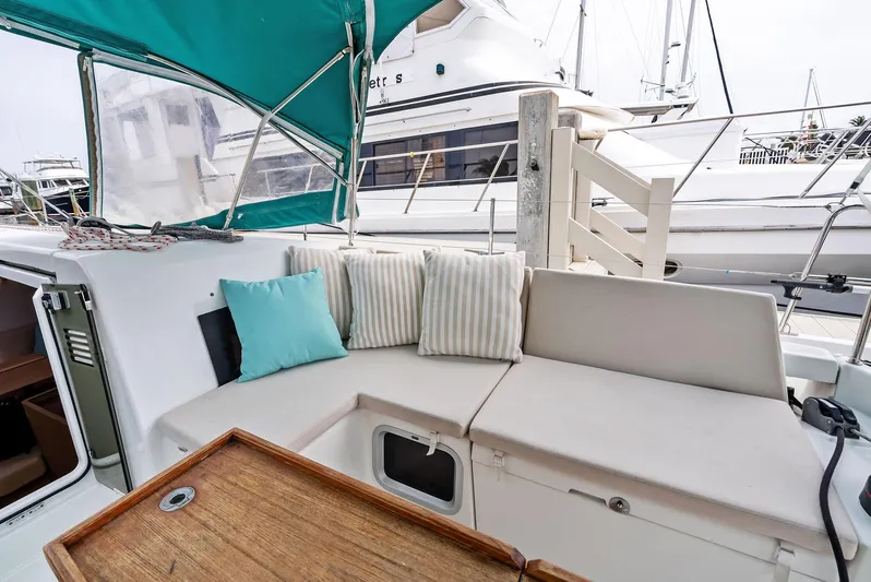 Aqua Yacht Photos Pics 