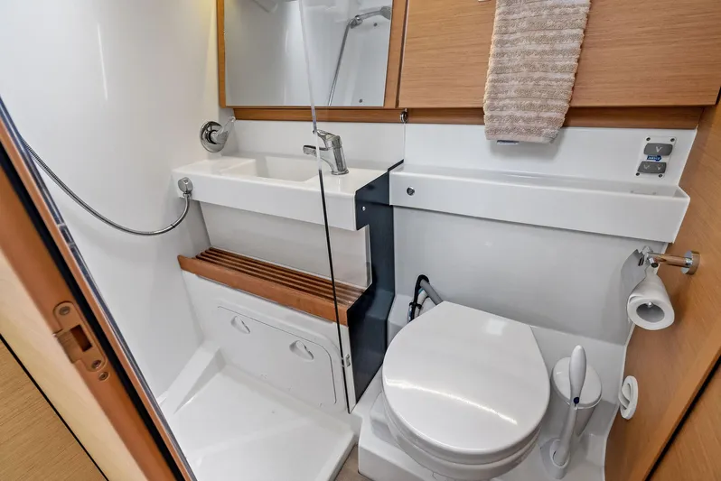 Aqua Yacht Photos Pics 