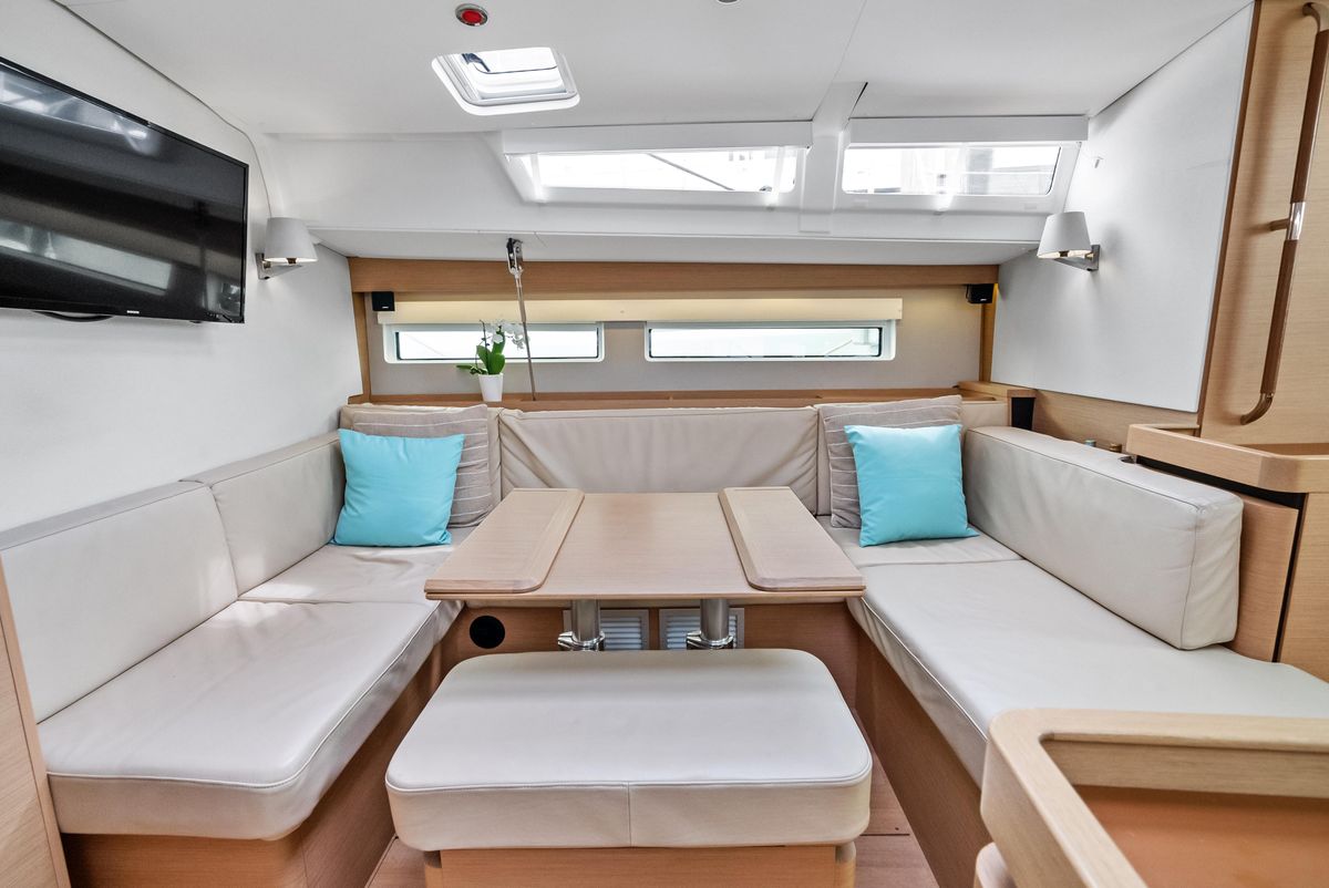 2019 Jeanneau 49 
