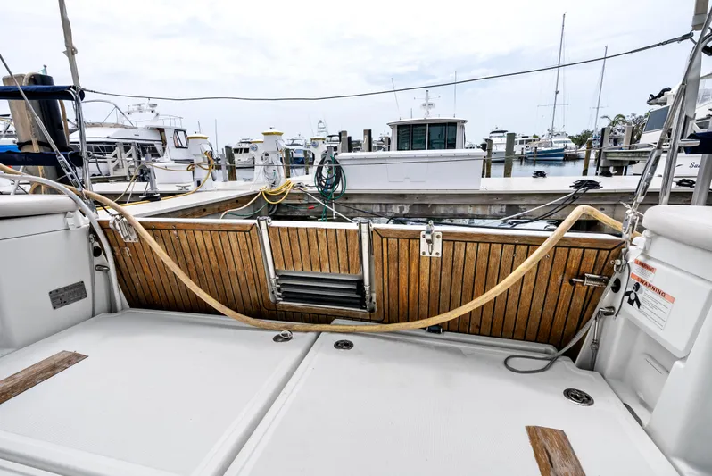 Aqua Yacht Photos Pics 