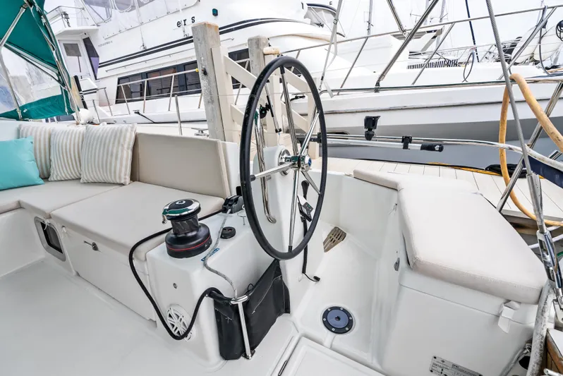 Aqua Yacht Photos Pics 