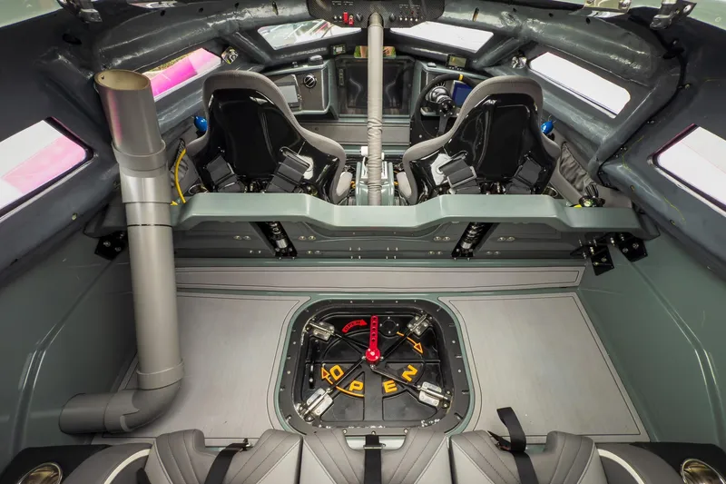  Yacht Photos Pics Interior of 2023 MTI 390XR boat, featuring advanced cockpit and seating design.