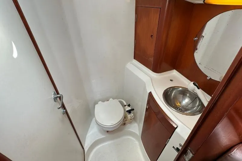 Coyote Yacht Photos Pics First 40.7 de 2004