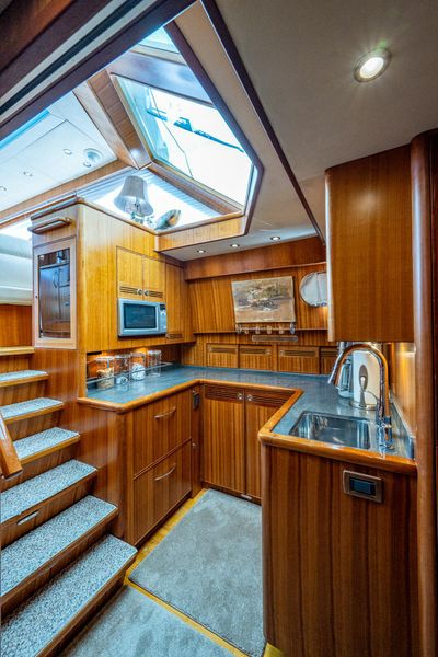 2009 Hunt Yachts 52