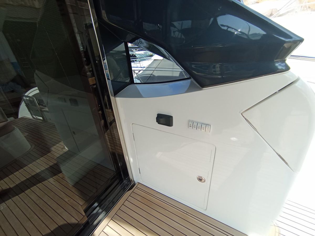 2019 Princess 57 