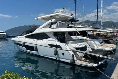 2016 Sunseeker 75 Yacht