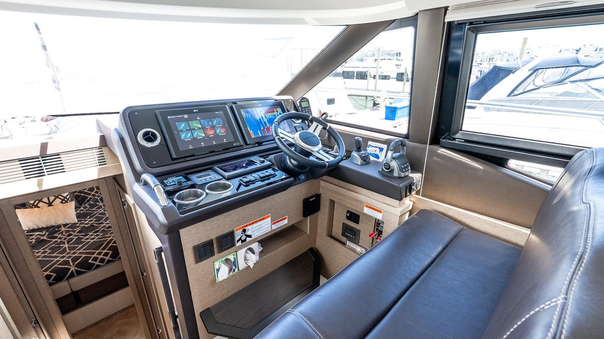 2022 Prestige 46 