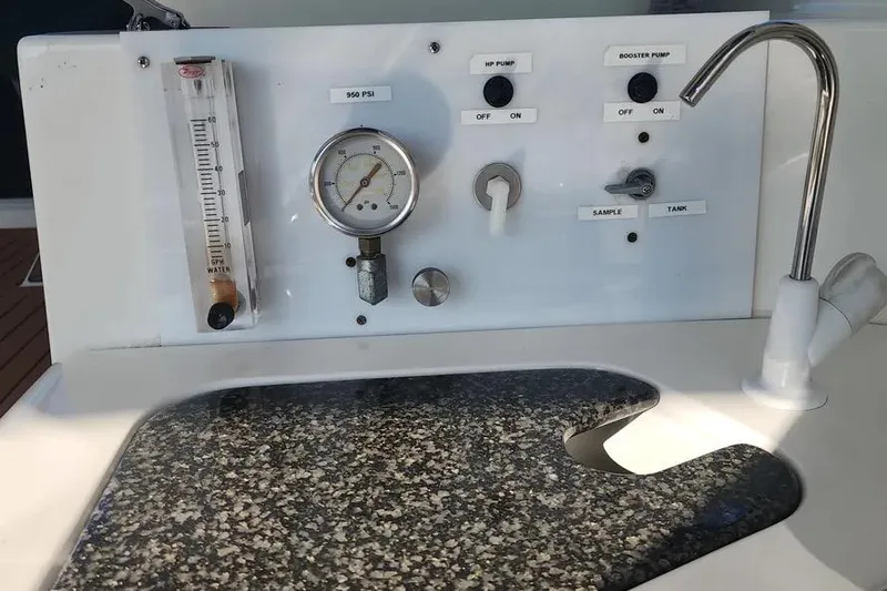  Yacht Photos Pics Control panel on 2005 Cruisers Yachts 440 Express with pressure gauge and switches.