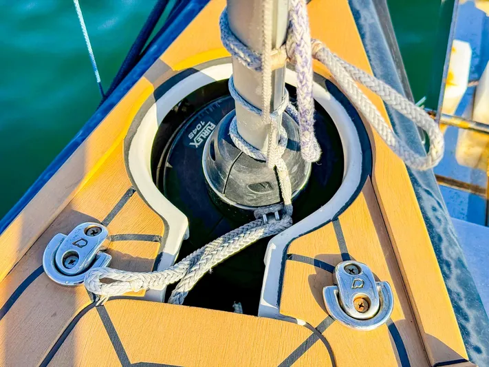4797ak Yacht Photos Pics Close-up of 2021 Saffier 33 SE sailboat deck with ropes and fittings.