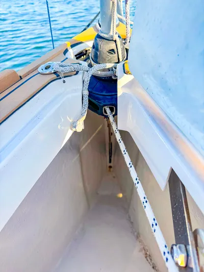 4797ak Yacht Photos Pics Close-up of 2021 Saffier 33 SE sailboat rigging and deck details.