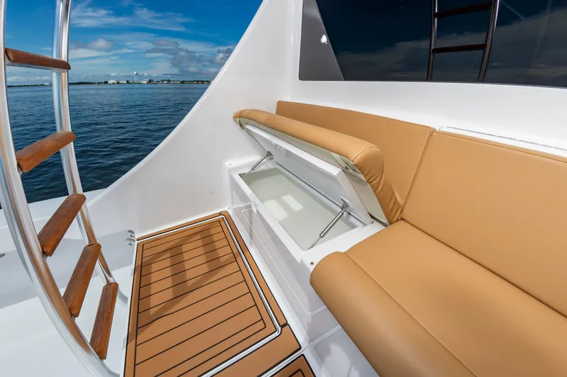 Outnumbered Yacht Photos Pics 