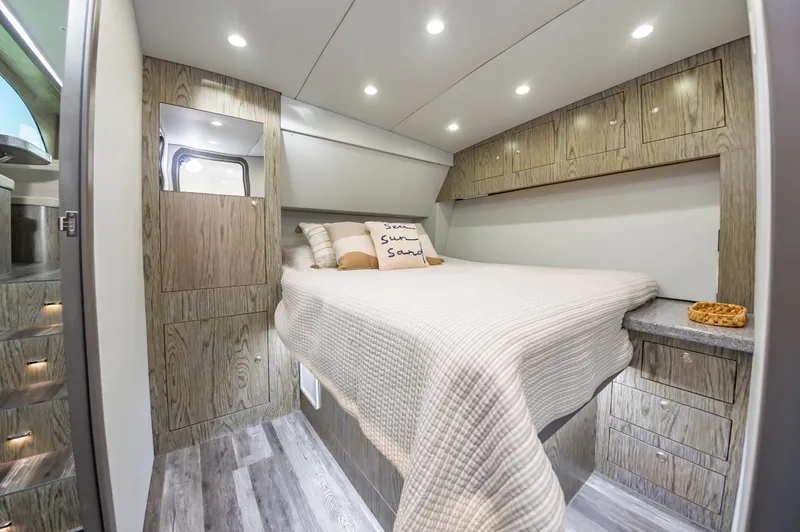 Outnumbered Yacht Photos Pics 