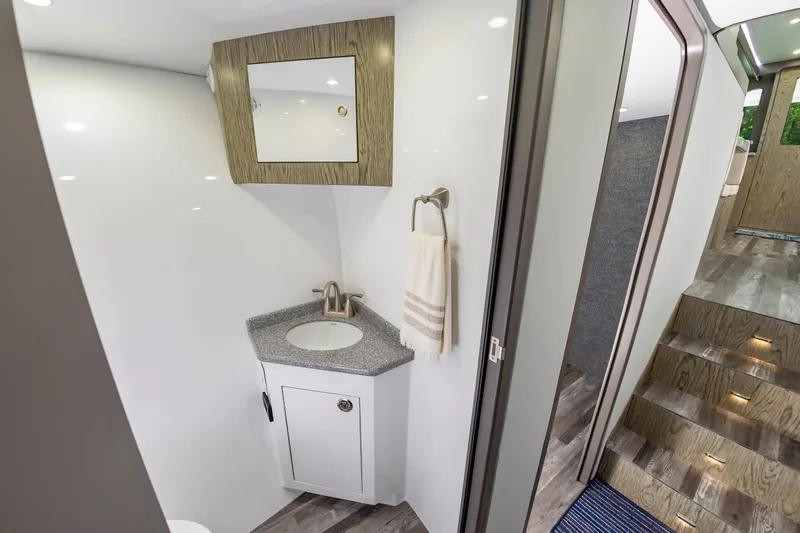 Outnumbered Yacht Photos Pics 