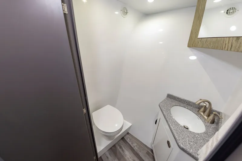 Outnumbered Yacht Photos Pics 