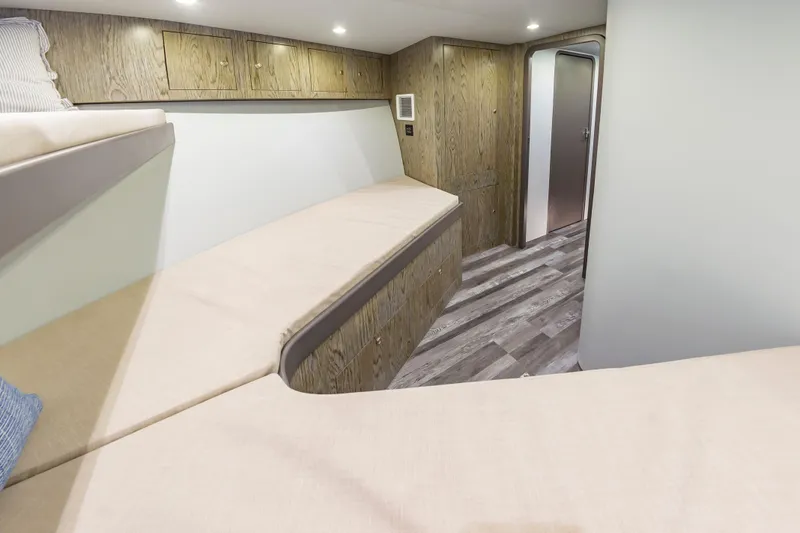 Outnumbered Yacht Photos Pics 