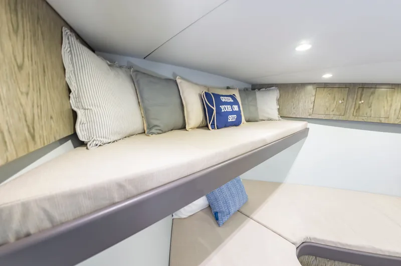 Outnumbered Yacht Photos Pics 