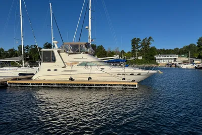 Sea Ray 420 Aft Cabin