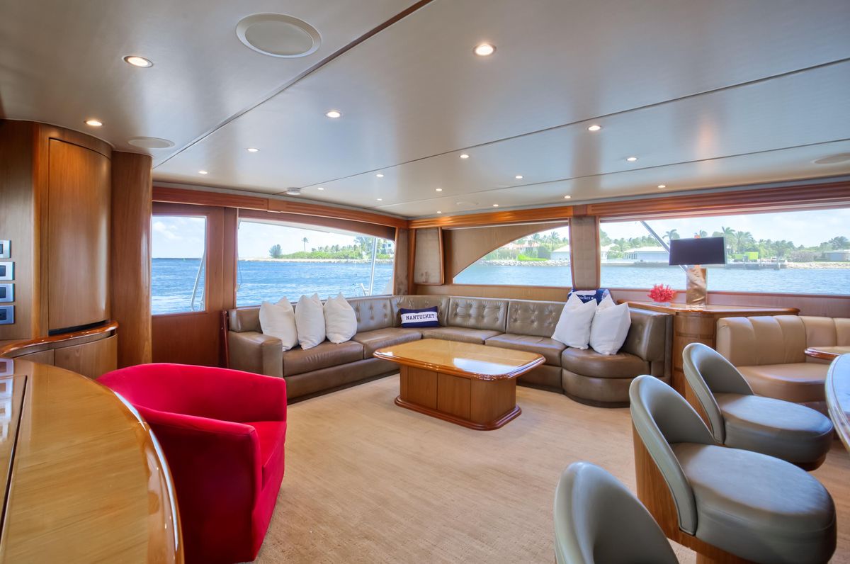 2010 Viking 82 