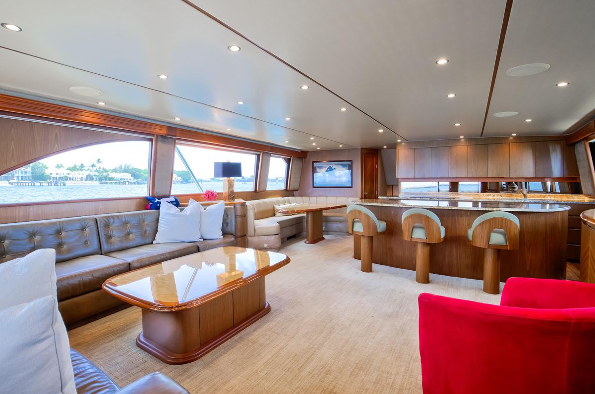 2010 Viking 82 