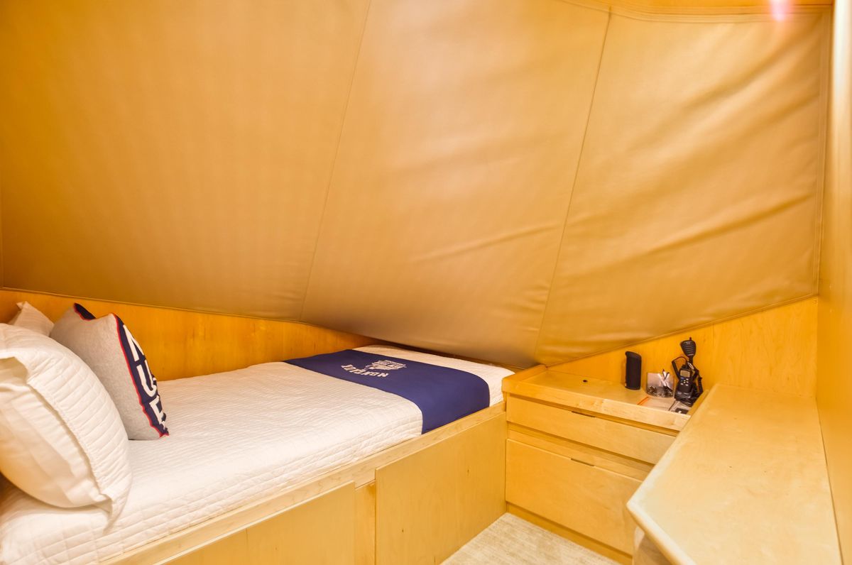 2010 Viking 82 